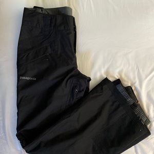 Patagonia women’s black snow pants/ski pants